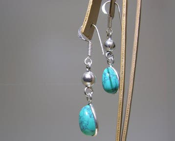 Turquoise Oorbellen - Hoogte: 44 mm - Breedte: 9.3 mm- 3.2 g