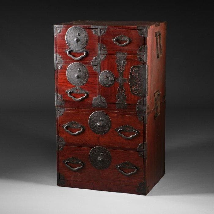 Commode ornée du blason familial - Bois, bois de Keyaki, Antiek en Kunst, Antiek | Overige Antiek