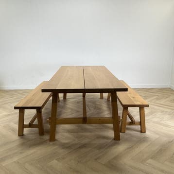 Ikea Mockelby eikenhouten tafel + 2 bankjes  (hxbxd) 235x100, Huis en Inrichting, Tafels | Eettafels, Gebruikt