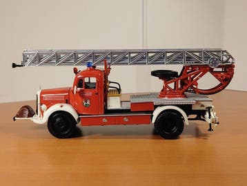 Minichamps 1:43 - Camion miniature - Mercedes-Benz L3500
