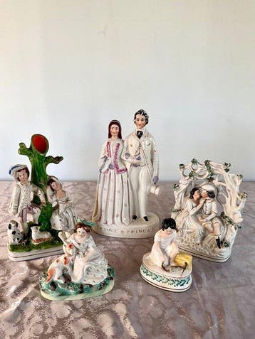 Beeldje, Staffordshire - 30 cm - Aardewerk - 1850, Antiquités & Art