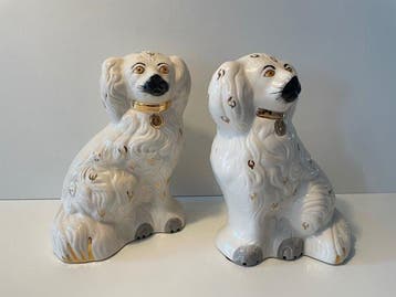 Figuur - Pair of seated spaniel dog figurines (2) -