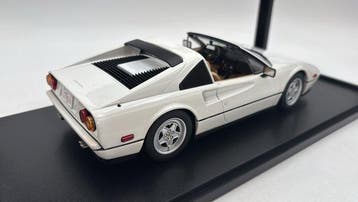 kk scale 1:18 - Voiture miniature - Ferrari 328 GTS 1985