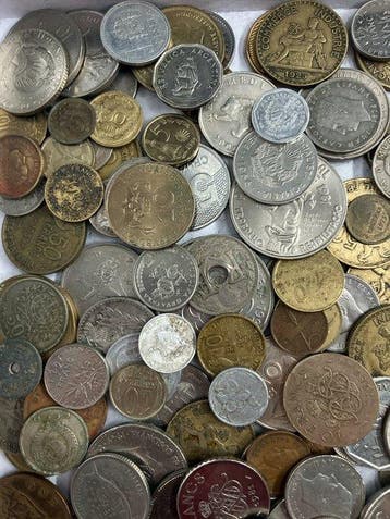 Wereld. Lote de 200 Moedas do Mundo, Vários Países, Metais,