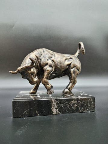 Beeld, Bull on Marble Base - 17 cm - Marmer, IJzer - 2026