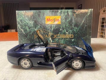 Maisto 1:12 - Voiture miniature - Jaguar XJ220 (1992) Blue