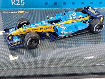 Universal Hobbies 1:43 - Model raceauto (2) - Renault R23 -, Nieuw