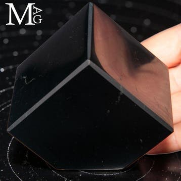 Équilibre stable - Shungite – La pierre du carbone