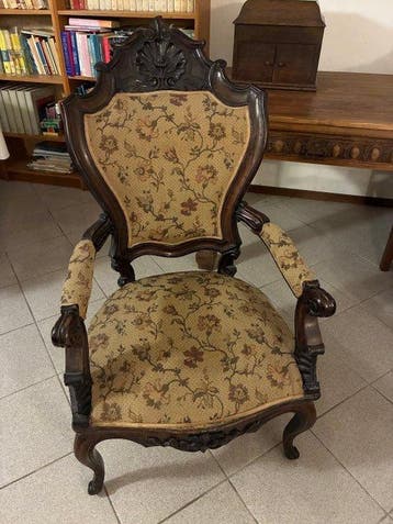 Fauteuil - Bois - Fauteuil Umbertina en noyer., Antiek en Kunst