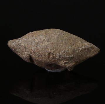 Oud-Romeins Lood Slingerkogel met inscriptie COS / blank [L