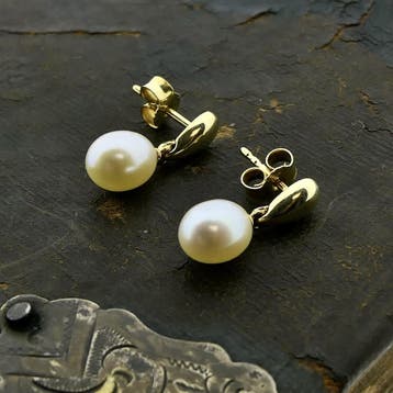 Gouden oorstekers met parel (Oorbellen), Handtassen en Accessoires, Oorbellen, Gebruikt, Ophalen of Verzenden, Met edelsteen, Goud