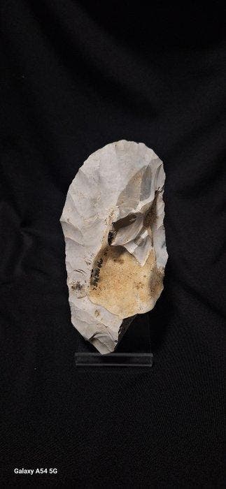 Paleolithisch Vuursteen biface Mousteriaans gereedschap, Antiek en Kunst, Antiek | Overige Antiek