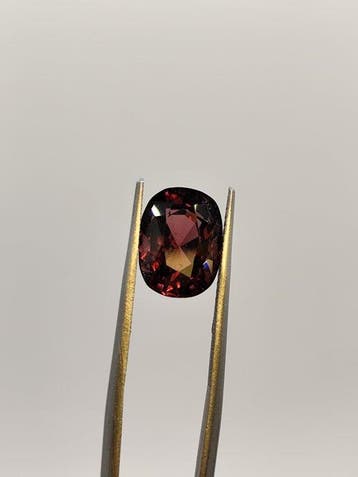 1 pcs Rouge Spinelle - 4.65 ct - Lotus Gemology (Thaïlande)