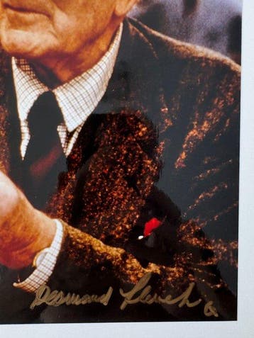Desmond Llewelyn as Q handsigned photo with b´bc