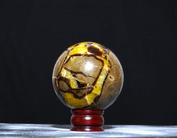 Boule de cristal septarien jaune – Pierre du dragon unique –, Collections
