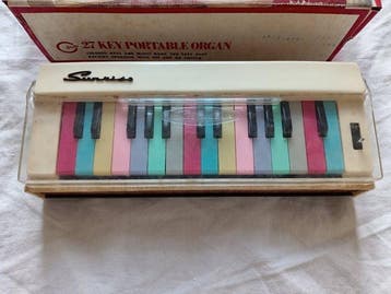 Sunrise - Speelgoed 27 key portable organ - 1960-1970 -