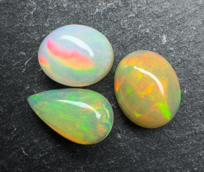 5,20ct Opaal Cabochons- 1.04 g - (3), Verzamelen, Mineralen en Fossielen