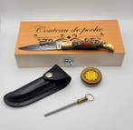 Laguiole Bougna - Tafelmessenset - Staal - Cadeauset met