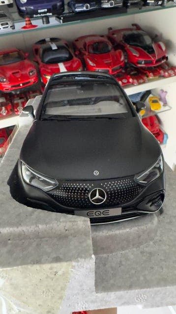 NZG 1:18 - Modelauto - Mercedes-Benz EQE (V295) - Het jaar, Nieuw