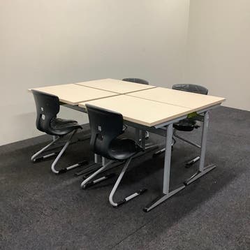 complete schoolset 4 stuks tafels + 4 stuks stoelen, merk, Huis en Inrichting, Gebruikt, Grijs, Eén