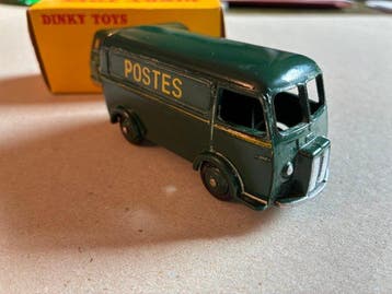 Dinky Toys 1:43 - Voiture miniature - Peugeot D.S.A fourgon