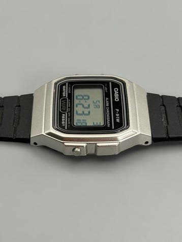 Casio F-91W – Iconic Vintage Digital Alarm Chronograph –
