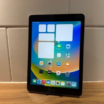 Apple iPad (5th Generation) 128GB Wifi - Mobiele telefoon