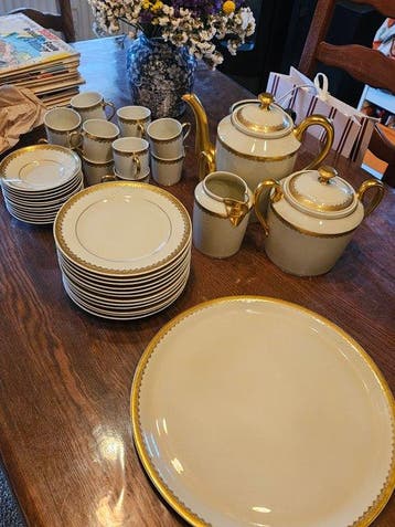A. Lanternier & Cie Limoges - Tafelservies voor 12 (41) -