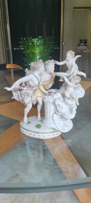Edmé Samson - sculptuur, Gruppo scultoreo in porcellana di