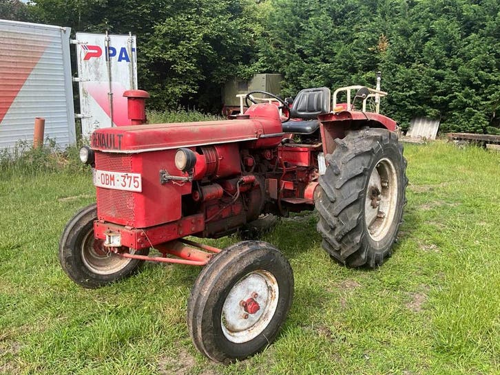 Online veiling - Renault - Oldtimer tractor, Articles professionnels, Agriculture | Tracteurs, Enlèvement