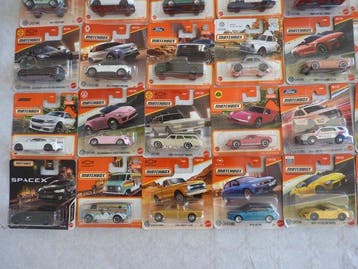 Matchbox 1:64 - Modelauto (40) - Lamborghini, Mercedes,