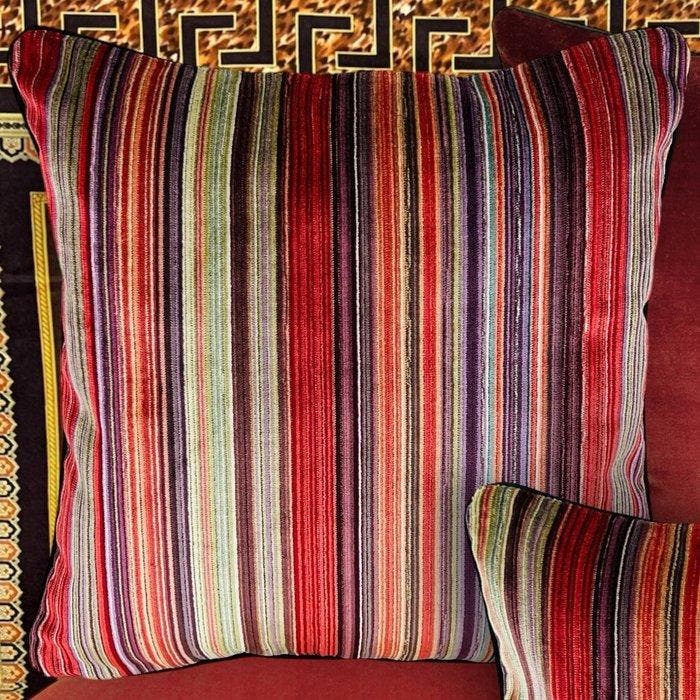 New set of four cushions. Two of them made with Missoni Home, Antiek en Kunst, Antiek | Tapijten, Tafelkleden en Textiel