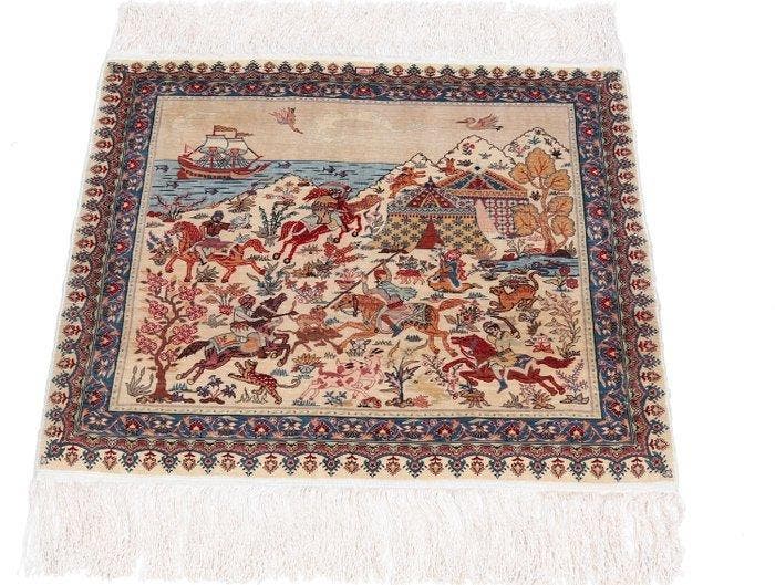 Silk Hereke Signed Carpet with Hunting Design - Pure Luxe, Maison & Meubles, Ameublement | Tapis & Moquettes