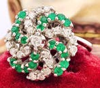 Ring - 18 karaat Witgoud Smaragd - Diamant, Handtassen en Accessoires, Ringen, Nieuw