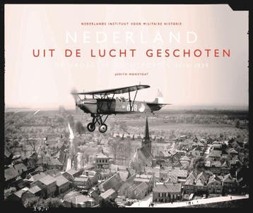 Nederland uit de lucht geschoten 9789024430222, Verzenden, Zo goed als nieuw, Nederlands Instituut voor Militaire Historie