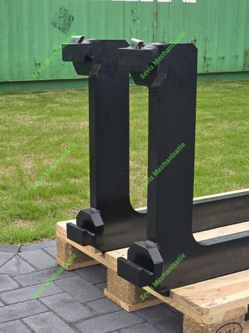 Containers met kippen Palletvork Kippenboxen, Serretuinbouw