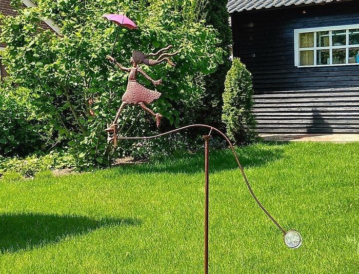 sculptuur, Tuimelaar van een dansend meisje - 110 cm - IJzer, Antiquités & Art, Curiosités & Brocante
