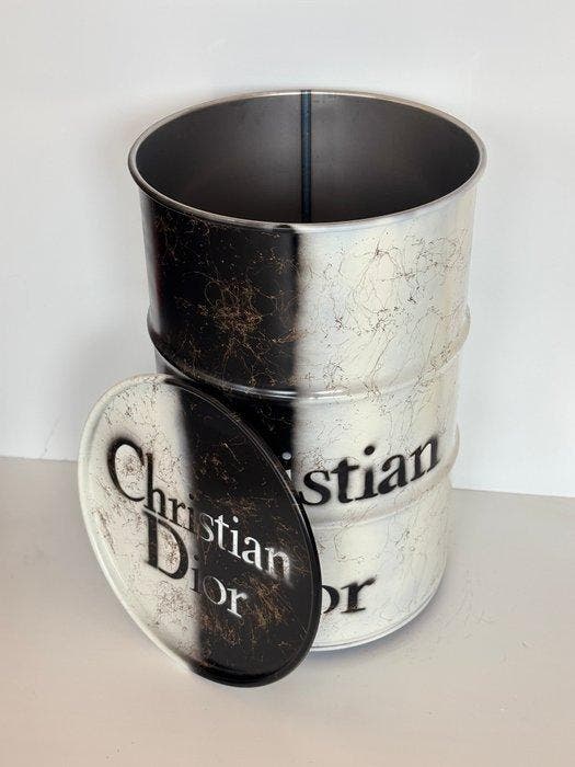 Rob VanMore - Barrel Christian Dior, Antiquités & Art, Art | Objets design