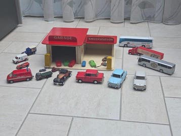 Vintage Speelgoedgarage uit 1955 - Speelgoed Garage -