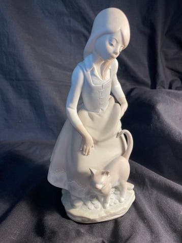 Lladró - Beeldje - Rare édition Lladro MAT La Jeune Fille