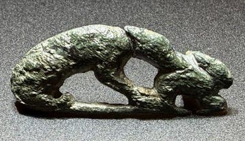 Oud-Romeins Brons Zeldzame opengewerkte zoomorfe broche die