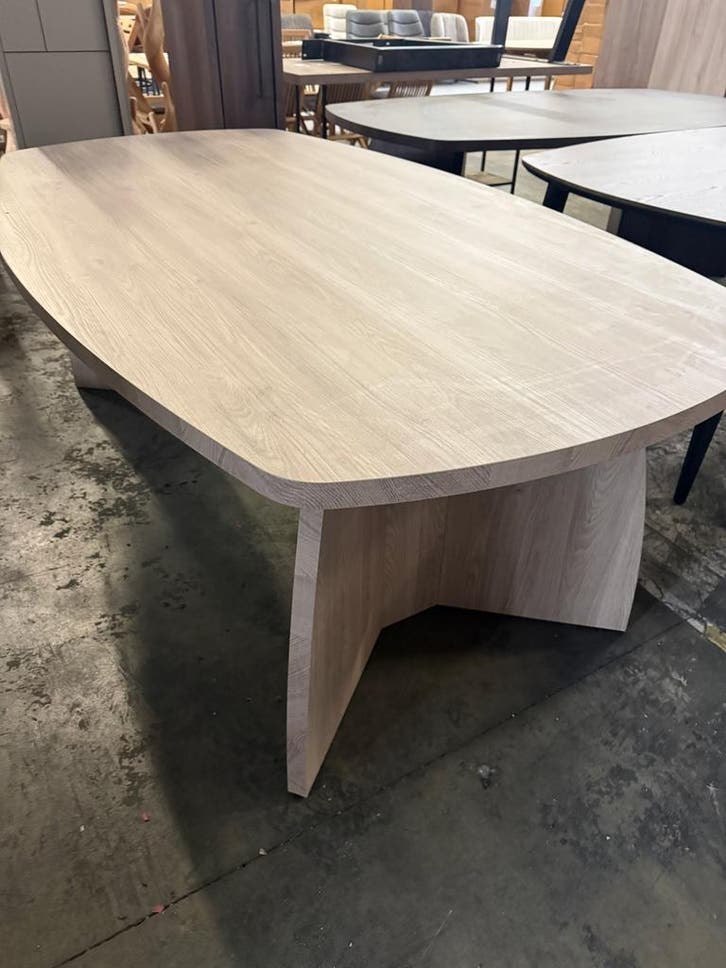Costa eettafel, grey oak (nieuw, outlet), Huis en Inrichting, Tafels | Eettafels, Nieuw, Overige materialen