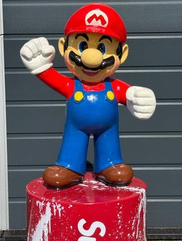 Daluxe Art - 1999 • XXL Supreme Mario Display – 90 cm