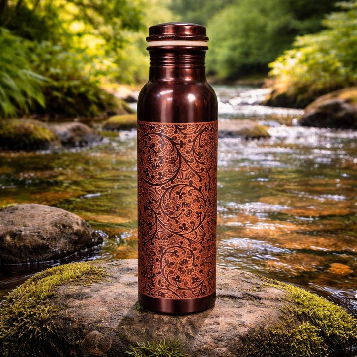 Puur koperen waterfles antique gegraveerd ± 750 ml/280 g, Sport en Fitness, Gezondheidsproducten en Wellness, Ophalen of Verzenden
