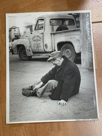 Henri Cartier-Bresson (1908–2004) - Beggar Poverty, Antiek en Kunst