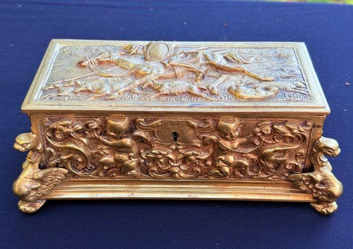 Doos - Legendarische Schatkist - Verguld brons - Verlicht, Antiek en Kunst, Antiek | Overige Antiek