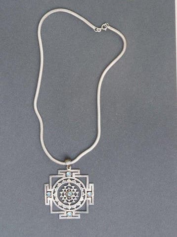 Hanger met slangenketting - Zilver - India - 20e eeuw, Antiek en Kunst, Kunst | Niet-Westerse kunst