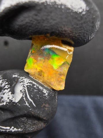 6.5ct Crystal Opal Specimen Ruw- 1.3 g