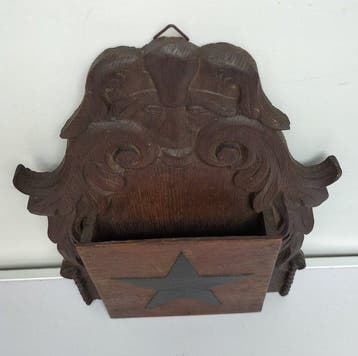 Brievenhouder - Eik - Volkskunst met Mascaron