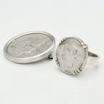 .900/1000 Zilver. - 2-delige sieradenset, Antiek en Kunst